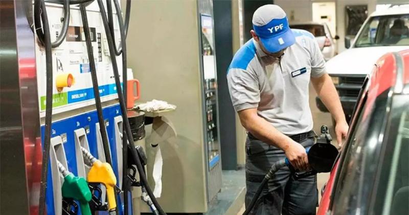 Desde la medianoche YPF aumentaraacute la nafta y el gasoil un 35-en-porciento-- iquestCuaacuteles son los nuevos precios